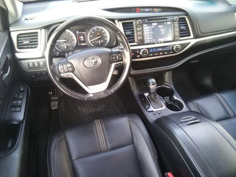 Used 2017 Toyota Highlander AWD V6 image 15