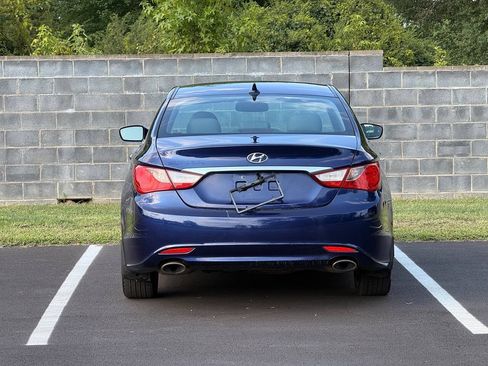 Used 2011 Hyundai Sonata SE w/ Navigation & Sunroof Pkg 4 FWD image 7