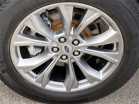 Used 2023 Ford Explorer XLT w/ Equipment Group 202A image 30