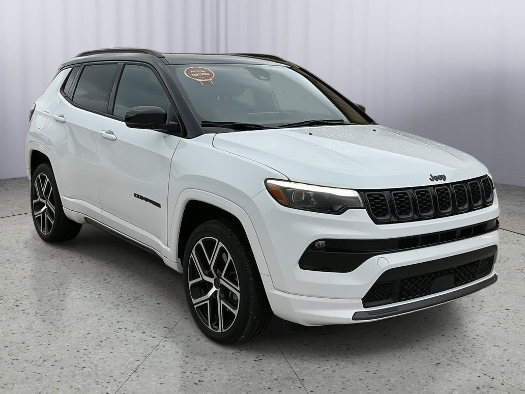Used 2025 Jeep Compass Limited w/ High Altitude Package AWD/4WD image 7