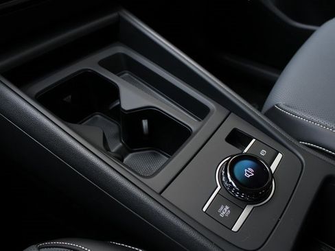 New 2025 Volkswagen Tiguan SE image 7