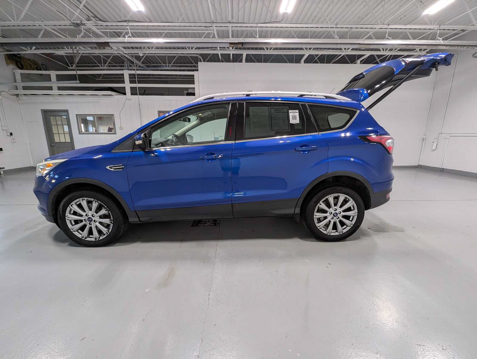 Used 2017 Ford Escape Titanium AWD/4WD image 12