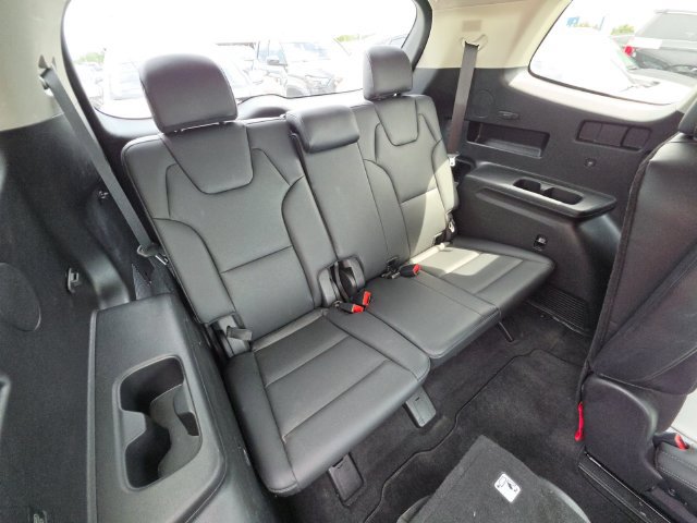 Used 2025 Kia Telluride S FWD image 16