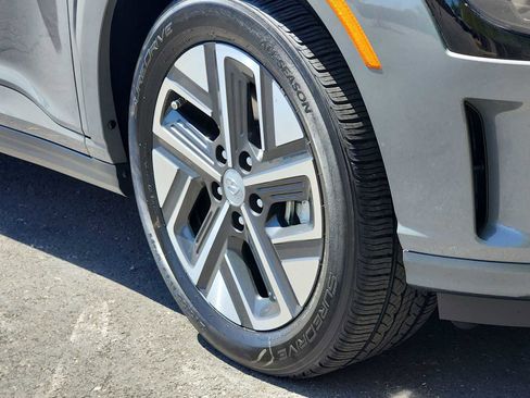 Used 2023 Hyundai Kona SE image 12