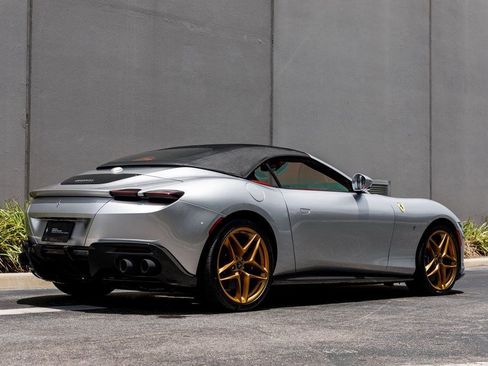 Used 2024 Ferrari Roma Spider image 15