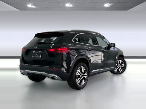 Certified 2025 Mercedes-Benz GLA 250 image 8