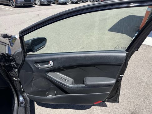 Used 2017 Kia Forte LX FWD image 11