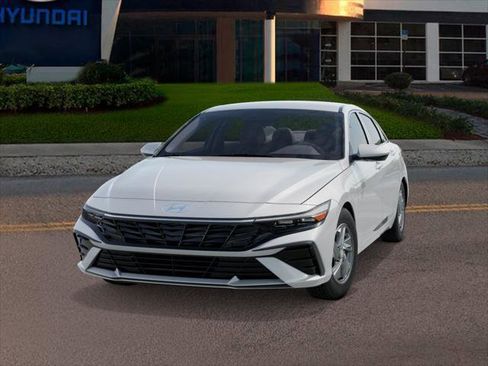 New 2026 Hyundai Elantra SE image 6