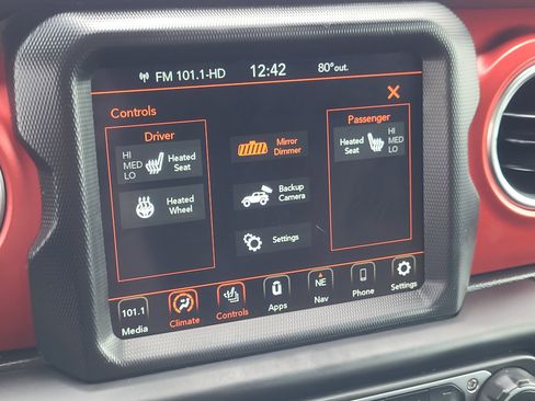 Used 2022 Jeep Wrangler Unlimited Rubicon w/ Cold Weather Group AWD/4WD image 18
