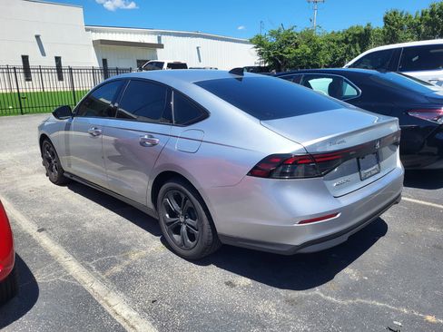 Used 2025 Honda Accord SE image 6