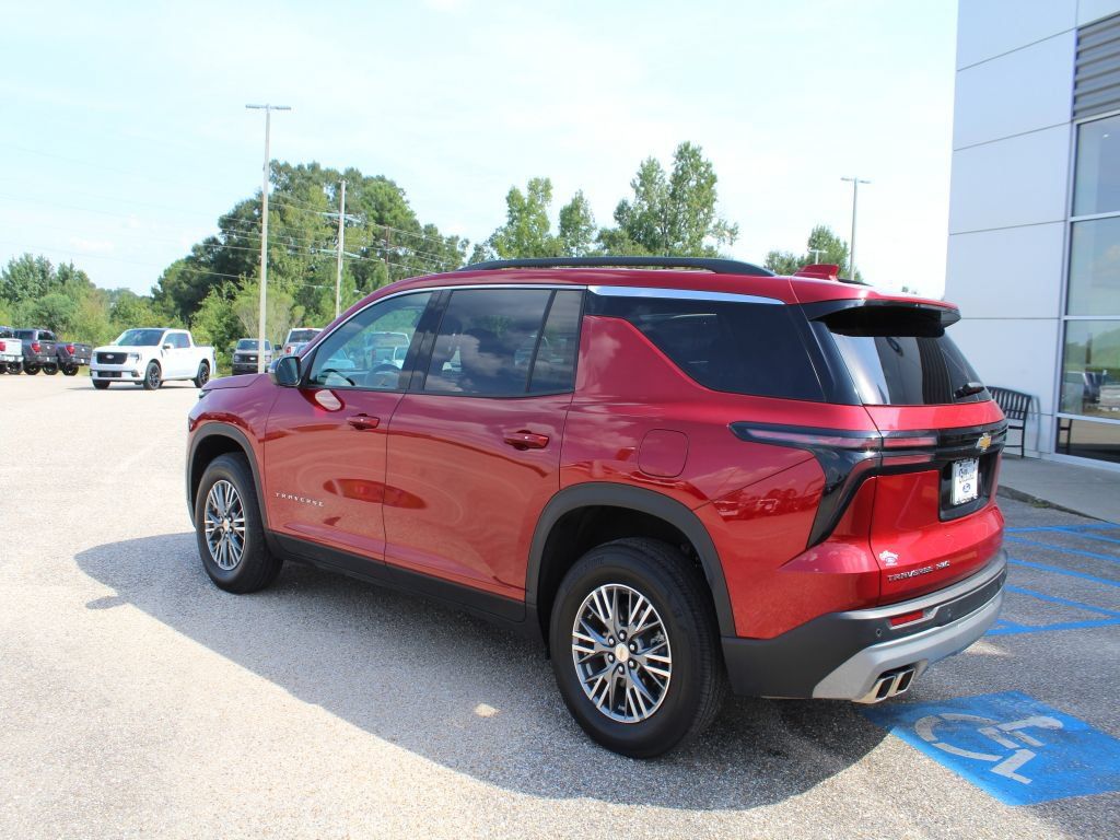 Used 2026 Chevrolet Traverse LT AWD/4WD image 6