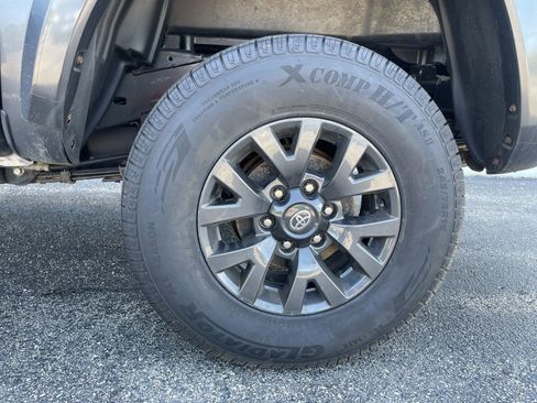 Used 2023 Toyota Tacoma SR5 AWD/4WD image 25