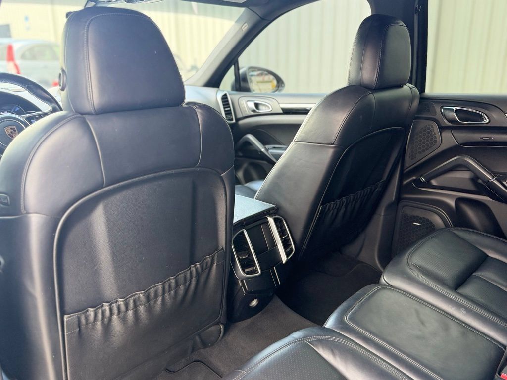 Used 2016 Porsche Cayenne AWD/4WD image 22