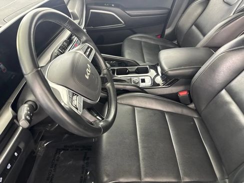 Certified 2025 Kia Telluride S FWD image 22