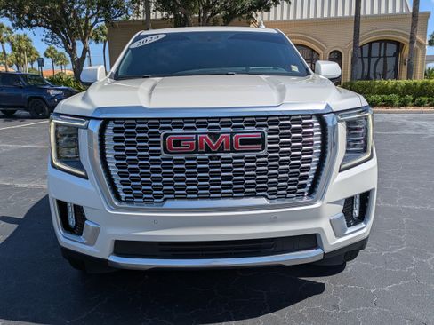 Used 2024 GMC Yukon XL Denali AWD/4WD image 8