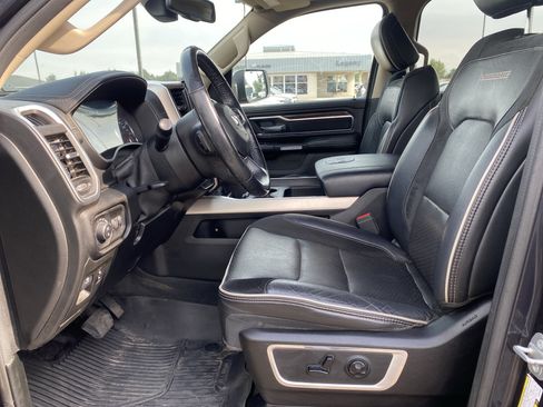 Used 2019 RAM 1500 Laramie AWD/4WD image 9