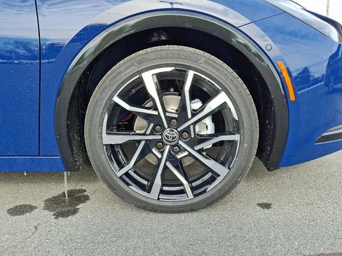 New 2026 Toyota Prius Plug-In Hybrid image 4