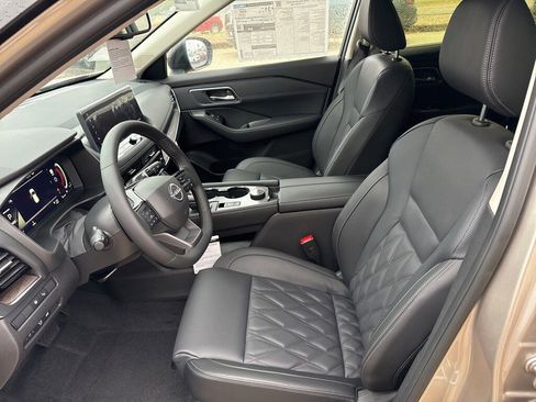 New 2026 Nissan Rogue Platinum w/ Platinum Premium Package image 11