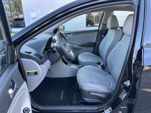 Used 2016 Hyundai Accent SE FWD image 2