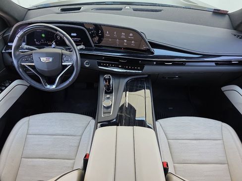 Used 2024 Cadillac Escalade Sport w/ Touring Package image 9