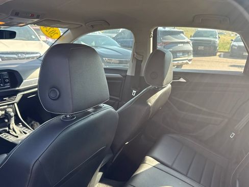 Used 2024 Volkswagen Jetta SE FWD image 25