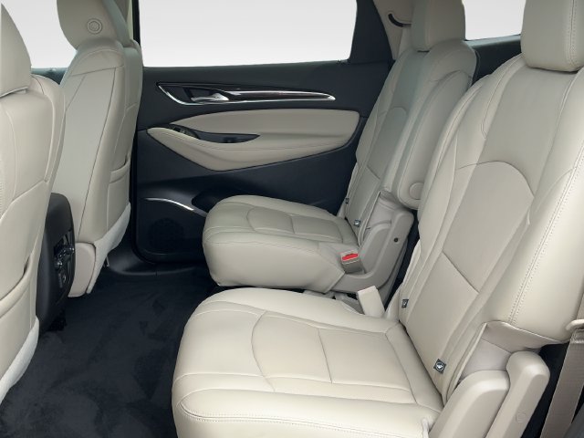 Used 2021 Buick Enclave Essence FWD image 17