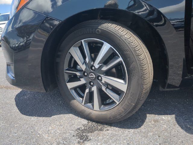 Used 2025 Nissan Versa SV w/ Trunk Package FWD image 33