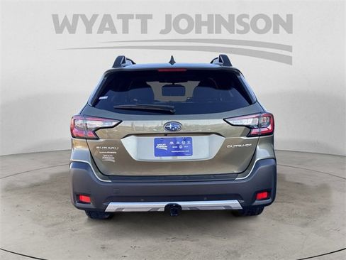 Used 2025 Subaru Outback Limited image 4