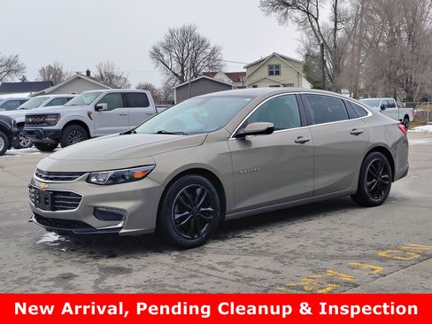 Used 2017 Chevrolet Malibu LT w/ Leather Package image 1