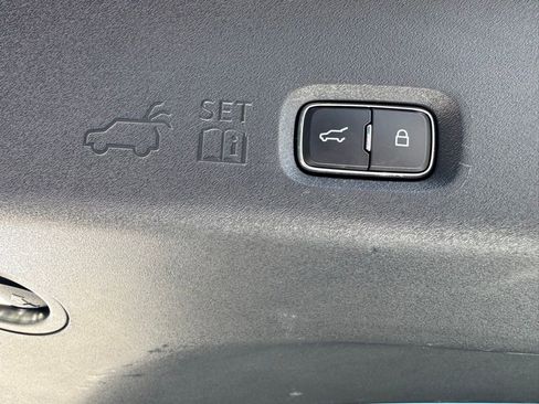Used 2025 Ford Expedition Active AWD/4WD image 8