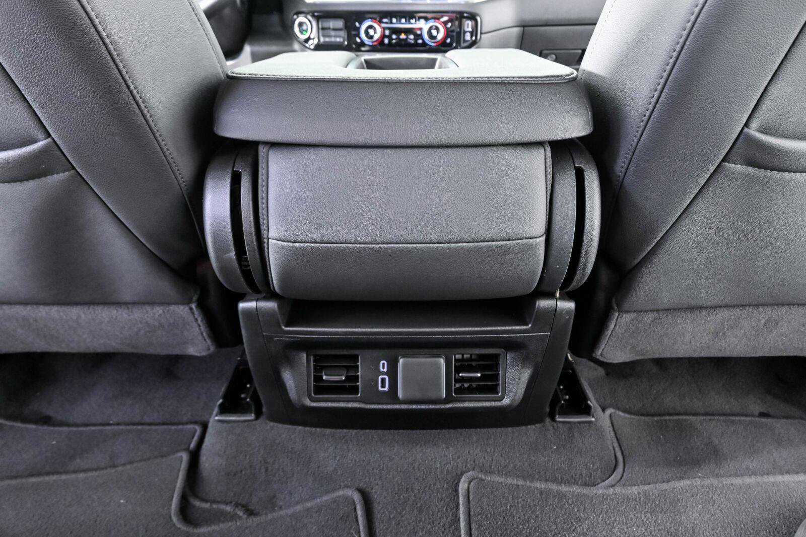 Used 2025 GMC Sierra 1500 SLT RWD image 18