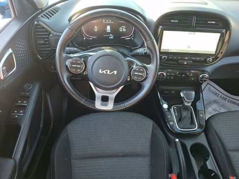 Used 2024 Kia Soul EX FWD image 27