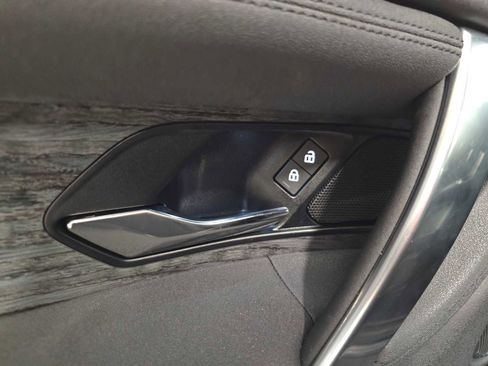 Used 2023 Land Rover Discovery Sport SE image 26