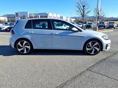 Used 2018 Volkswagen GTI SE image 3
