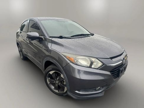 Used 2018 Honda HR-V EX image 2