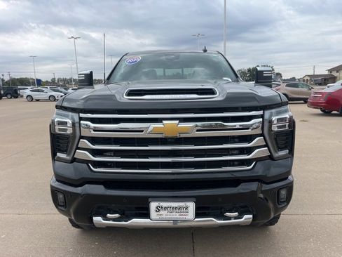 Used 2025 Chevrolet Silverado 2500 High Country w/ Technology Package image 13