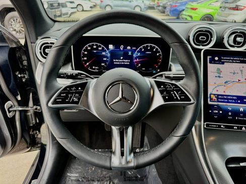 Used 2025 Mercedes-Benz GLC 300 image 31