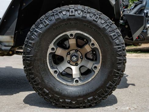 Used 2018 Jeep Wrangler Unlimited Sahara image 61