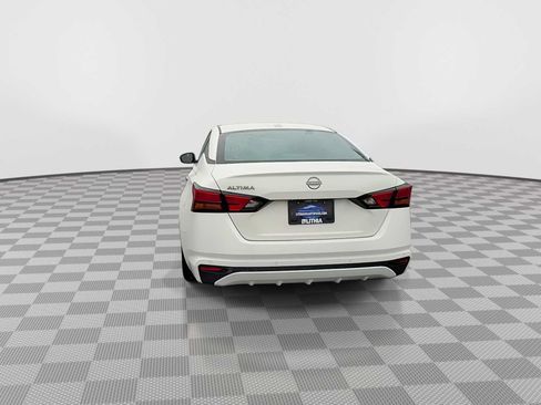 Used 2025 Nissan Altima 2.5 SV FWD image 7