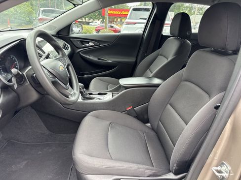 Used 2022 Chevrolet Malibu LS FWD image 9