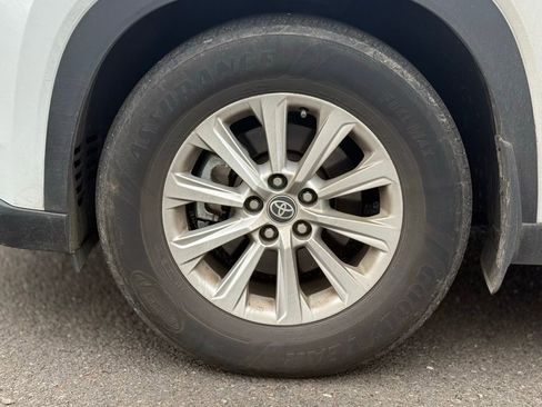 Certified 2024 Toyota Grand Highlander XLE image 9