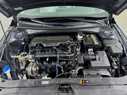 Certified 2024 Hyundai Elantra Limited FWD image 32