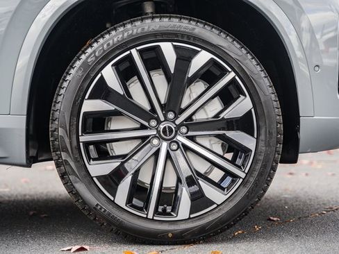 New 2026 Volvo XC90 B6 Plus w/ Protection Package Premier image 16