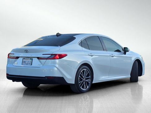 Used 2025 Toyota Camry XLE w/ Premium Package AWD/4WD image 4