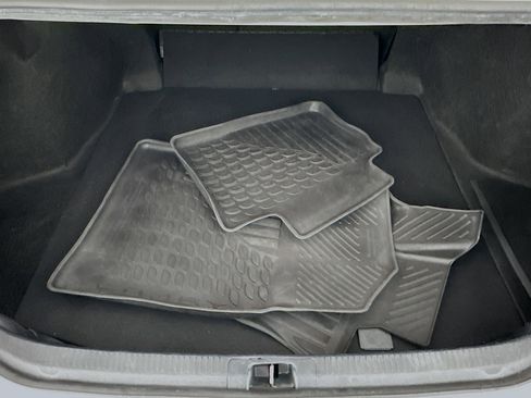 Used 2025 Toyota Camry LE FWD image 31