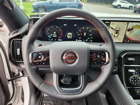 Used 2025 Nissan Armada PRO-4X w/ Pro-4X Premium Package AWD/4WD image 19