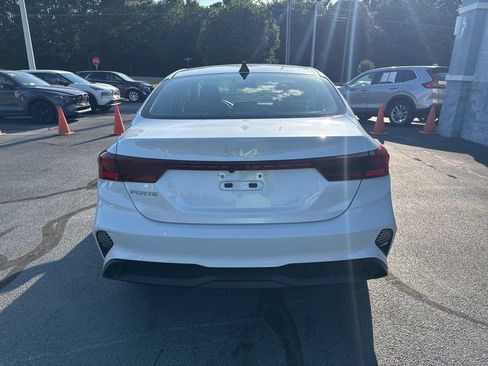 Used 2024 Kia Forte LXS w/ LXS Technology Package FWD image 6