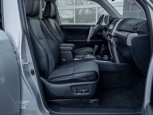 Used 2022 Toyota 4Runner SR5 Premium image 18