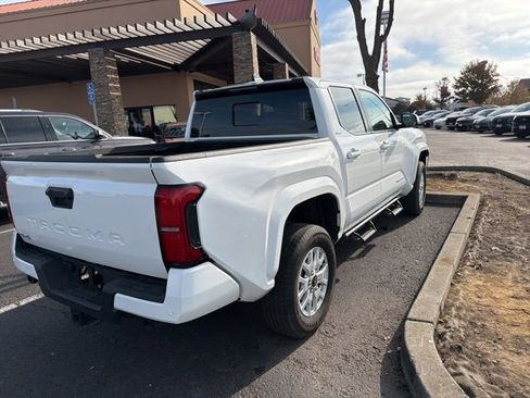 Certified 2024 Toyota Tacoma SR5 image 7