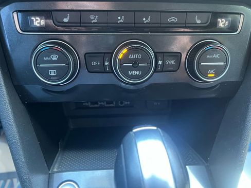 Used 2019 Volkswagen Tiguan SEL R-Line AWD/4WD image 12